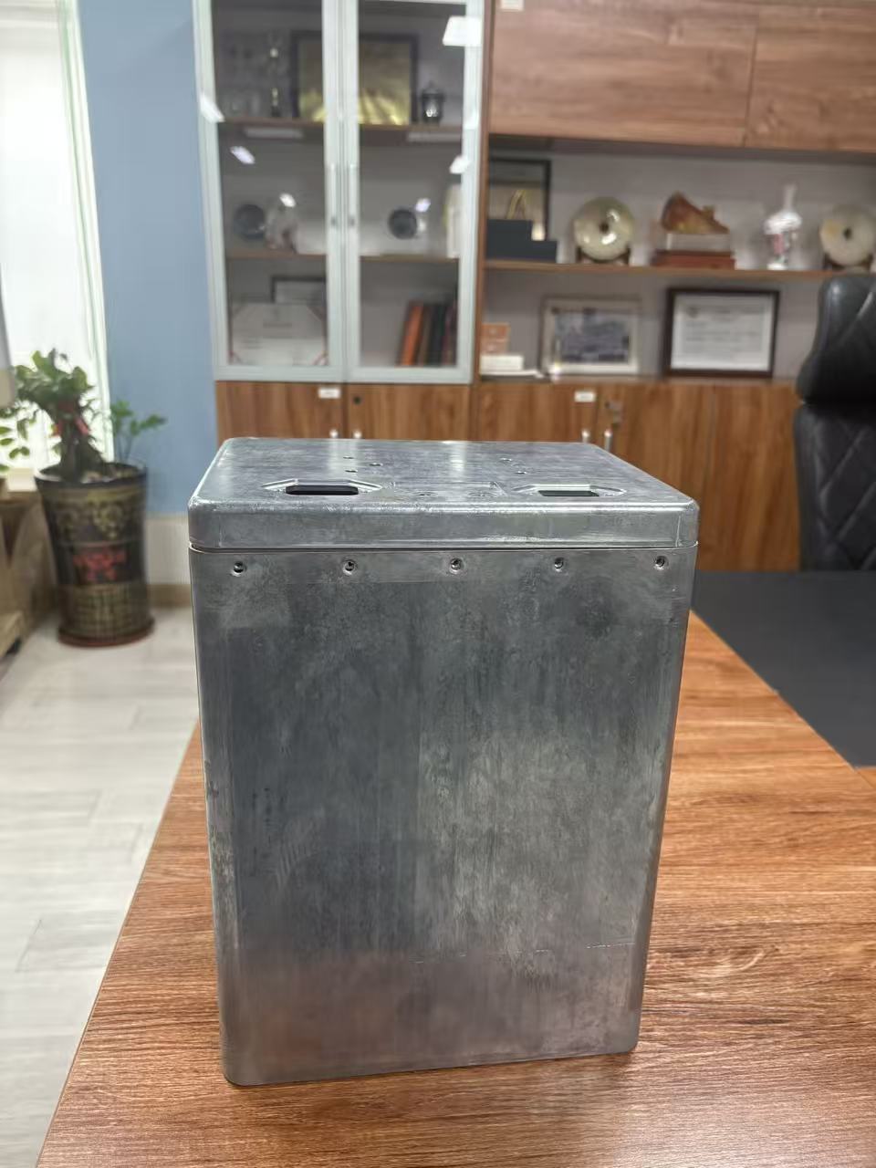 恩创科技-电摩电池壳全面升级：铝合金压铸取代塑胶，安全散热双升级